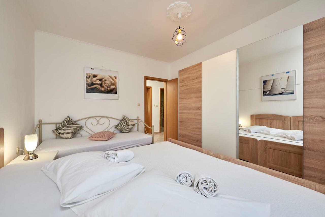 Apartment Ugrina Trogir Kültér fotó